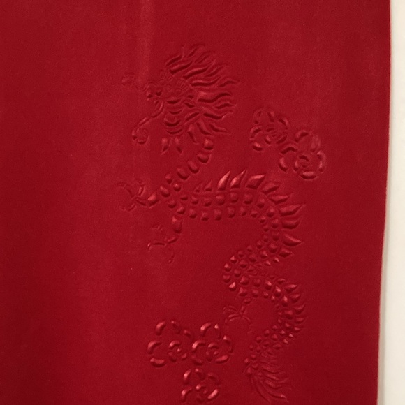 Vintage DRAGON  Embedded Red Skirt ~ Well Detailed Dragon Skirt pre~loved - Picture 3 of 11